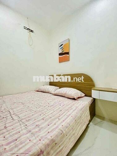 Tập thể Đại Cổ Việt view phố, tầng 2, 50m 2 ngủ, nhà đẹp full nội thất