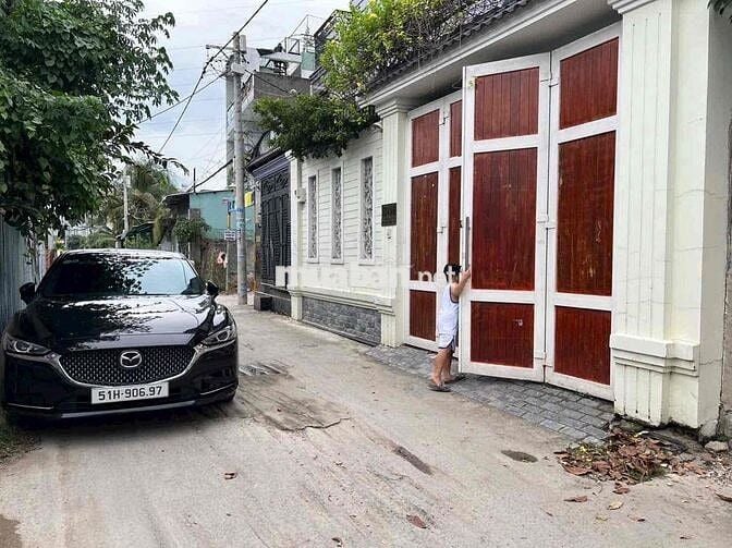 Cho Thuê Biệt Thự DT 9x16 1Trệt 1Lầu 3Pn 3Wc Sân Đậu Ôtô Ngã Tư Ga