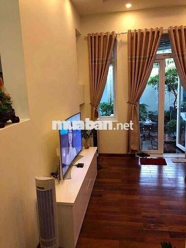 Cho Thuê Biệt Thự DT 9x16 1Trệt 1Lầu 3Pn 3Wc Sân Đậu Ôtô Ngã Tư Ga