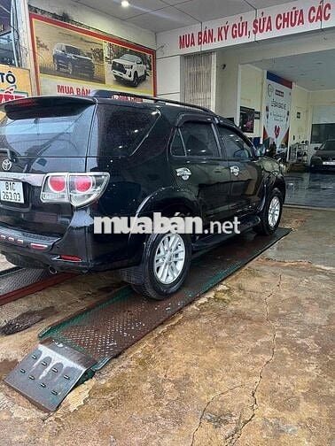 Toyota Fortuner 2012 - 999999 km