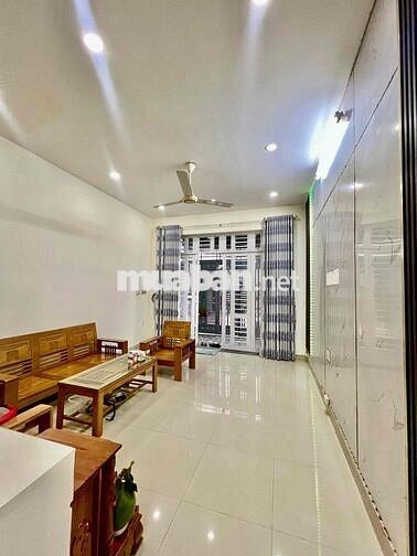 Nhà Mới Sạch Sẻ DT 120m2 1Trệt 1Lầu 2Pn 3Wc Sân Xe Máy Hẻm Xe Tải