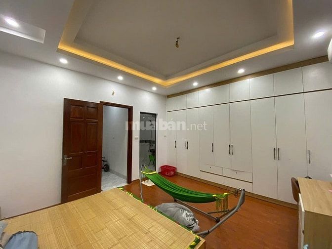 BÁN NHÀ TRUNG KÍNH YÊN HOÀ ,6 TẦNG HIỆN ĐẠI , TẶNG FUF NỘI THẤT 