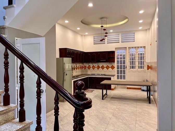 ĐỪNG BỎ QUA CĂN NHÀ 44,8m2 giá 2,390tỷ đường Hoàng Văn Thụ, Tân Bình