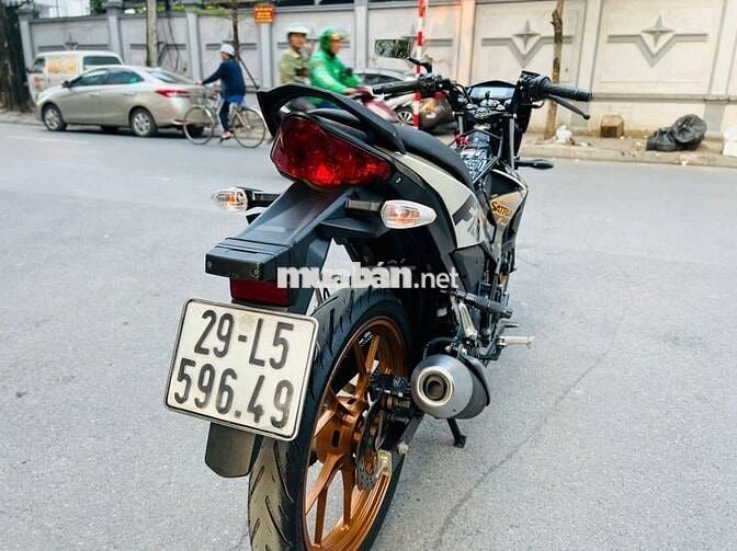 Suzuki Satria F150 Đen Trắng Cam
