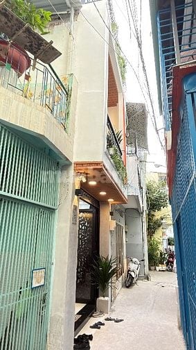 Nhà mới & đẹp - 3 tầng trung tâm Phú Nhuận