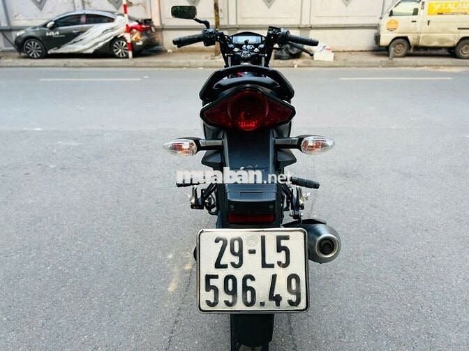 Suzuki Satria F150 Đen Trắng Cam