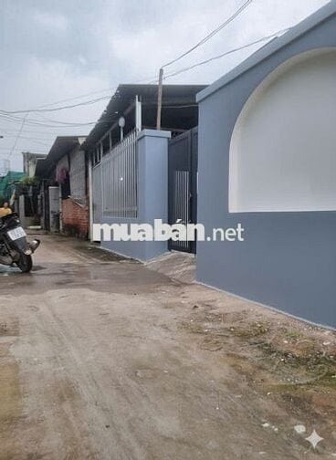 Bán nhà gần chợ mỹ xuân giá 1ty750tr sổ riêng thổ cư