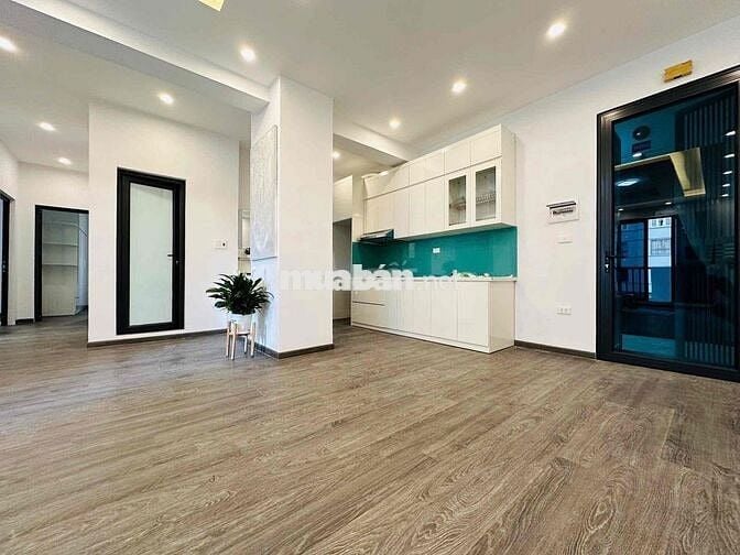 chủ nhờ bán căn hộ 3 ngủ lô góc Cổ Nhuế, đủ đồ sẵn sổ đỏ đẹp