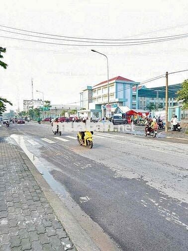 CẦN BÁN NHÀ MT KINH DOANH LÊ THỊ TRUNG