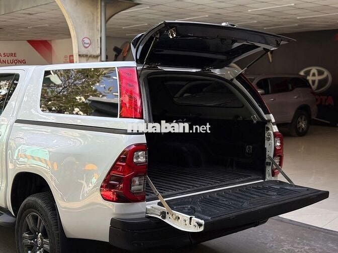 Toyota Hilux E 2024 43.759 km(CÒN GIẢM)