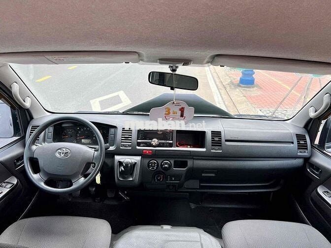 Toyota Hiace 2018 – 131 ngàn km - Giá còn giảm