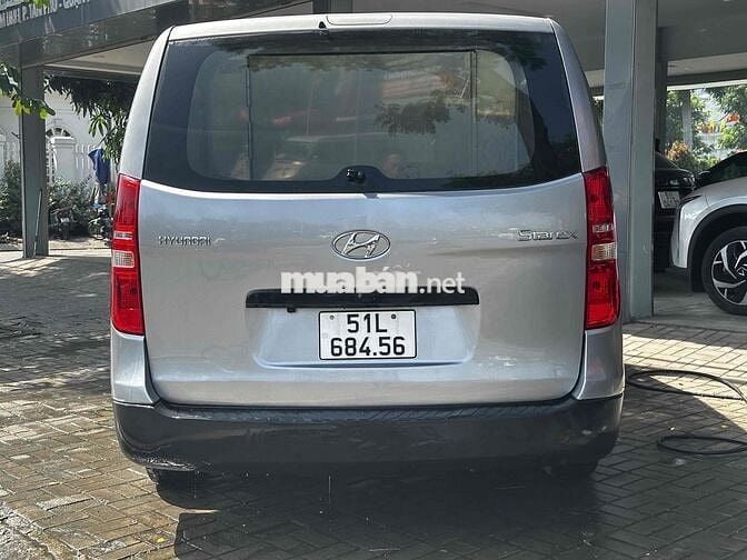 Cần Bán chiếc Hyundai Starex 2011 Xám