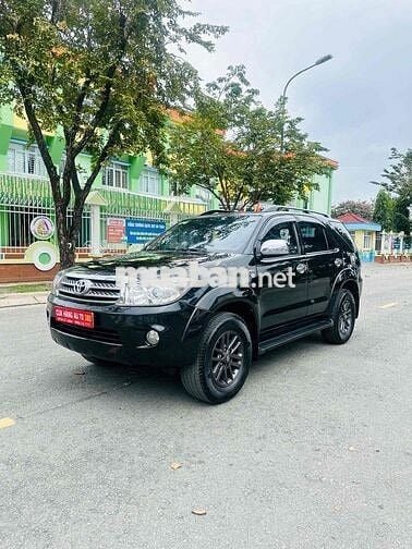 Toyota Fortuner 2011 2.7V -