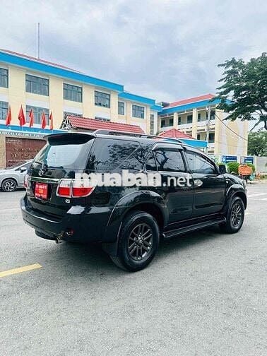 Toyota Fortuner 2011 2.7V -