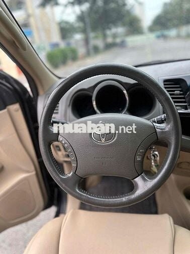 Toyota Fortuner 2011 2.7V -