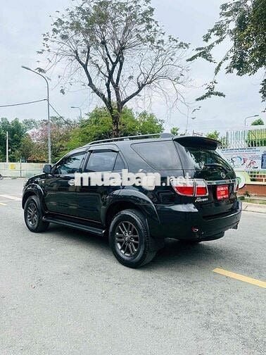 Toyota Fortuner 2011 2.7V -