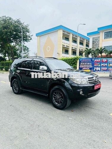 Toyota Fortuner 2011 2.7V -