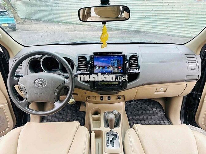 Toyota Fortuner 2011 2.7V -