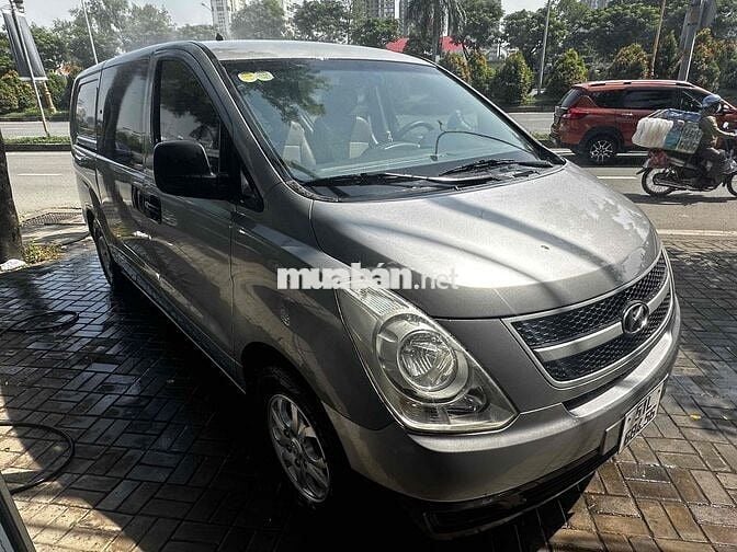 Cần Bán chiếc Hyundai Starex 2011 Xám
