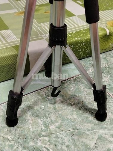 BÁN TRIPOD CŨ GIÁ RẺ – CẦN THƠ  Cần bán tripod còn mới 98%
