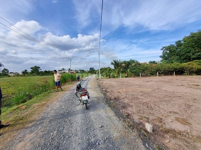 1000m2 gần nhựa, gần KCN. Gần nút cao tốc. Chỉ 750tr. TL mạnh 