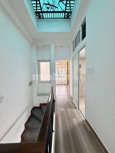 BÁN NHÀ MẶT TIỀN ĐƯỜNG NGUYỄN TRỌNG TUYỂN - PHAN ĐÌNH PHÙNG 