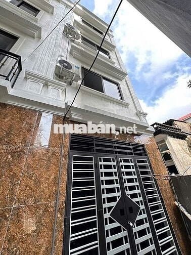 CHO THUÊ NHÀ NGUYÊN CĂN 4 TẦNG – GẦN ĐH THỂ THAO CHƯƠNG MỸ (2km)