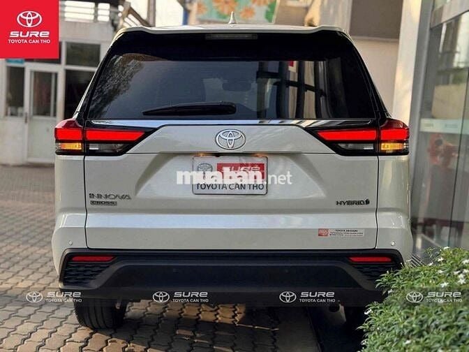 Toyota Innova Cross Hybrid 2024 - siêu lướt
