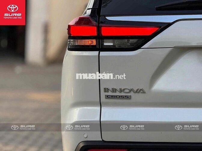 Toyota Innova Cross Hybrid 2024 - siêu lướt