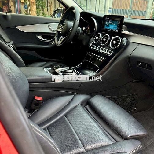 Nhà dư xe bán bớt C180 model 2020 bstp