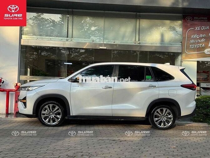 Toyota Innova Cross Hybrid 2024 - siêu lướt