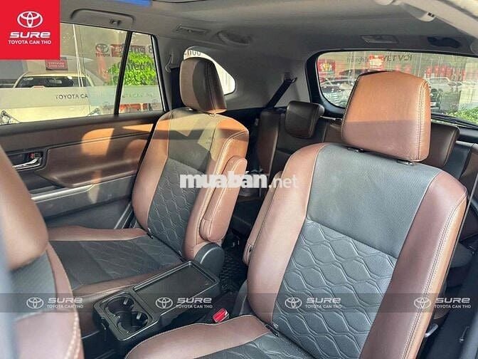 Toyota Innova Cross Hybrid 2024 - siêu lướt