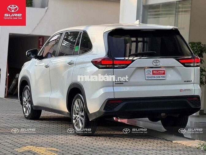 Toyota Innova Cross Hybrid 2024 - siêu lướt