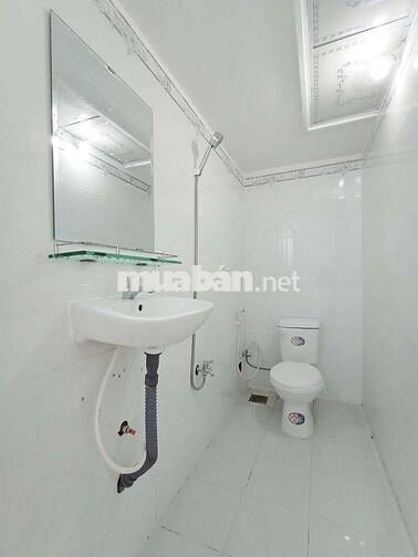 Trọ rẻ sinh viên - Toilet riêng - Gần vòng xoay Lê Đại Hành Q10