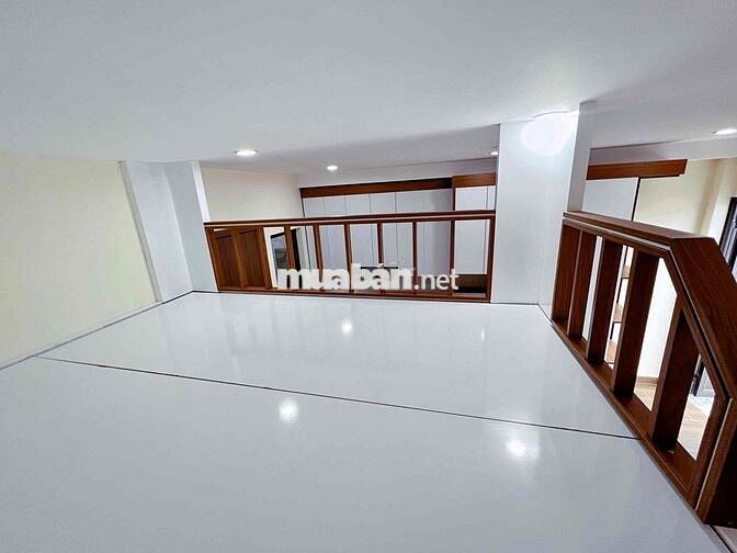 PHÒNG TRỌ CÓ CỬA SỔ TO BAN CÔNG RỘNG TẠI QUAN NHÂN, NHÂN CHÍNH