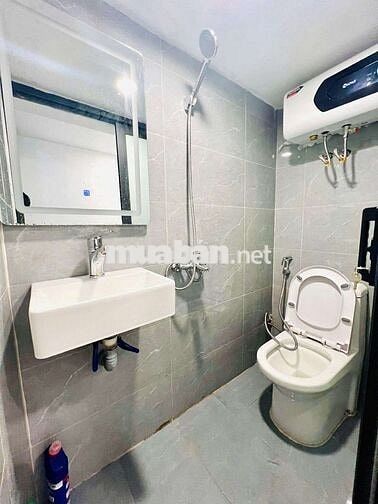 2.15 tỷ tập thể phố Lò Đúc 40m 2N1WC khép kín tầng 3, 2 thoáng full đồ