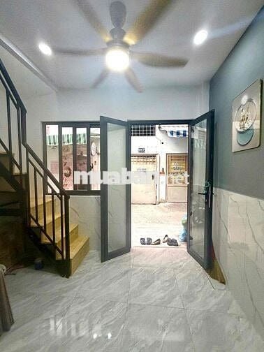 NHÀ 3 TẦNG -SỔ HỒNG RIÊNG - NHỈNH 2 TỶ - Ngay trung tâm quận 11