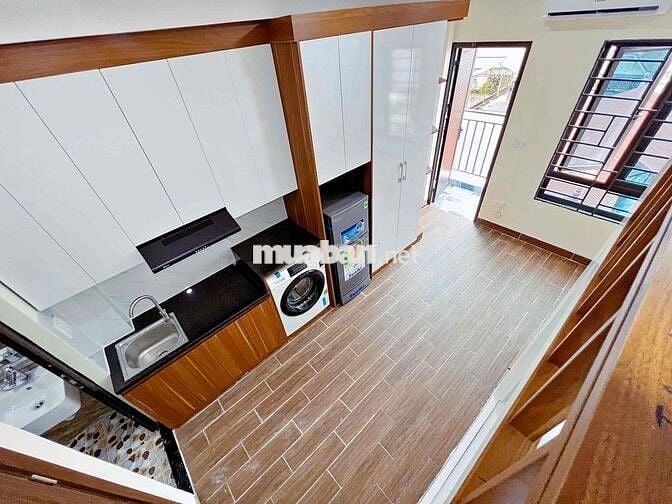 PHÒNG TRỌ CÓ CỬA SỔ TO BAN CÔNG RỘNG TẠI QUAN NHÂN, NHÂN CHÍNH