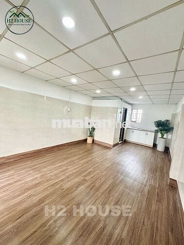 PHÒNG TRỌ SIÊU RỘNG DIỆN TÍCH TO CÓ CỬA SỔ TRỜI Ở SAU TRƯỜNG VĂN LANG