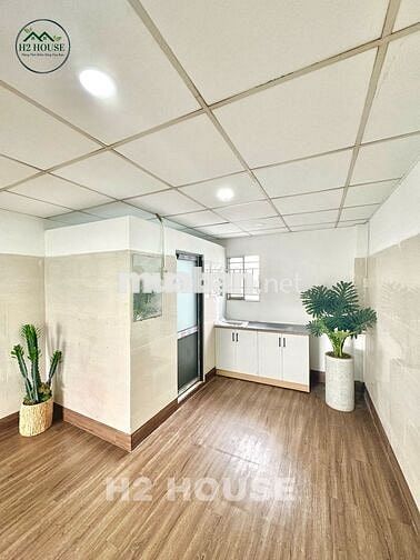 PHÒNG TRỌ SIÊU RỘNG DIỆN TÍCH TO CÓ CỬA SỔ TRỜI Ở SAU TRƯỜNG VĂN LANG