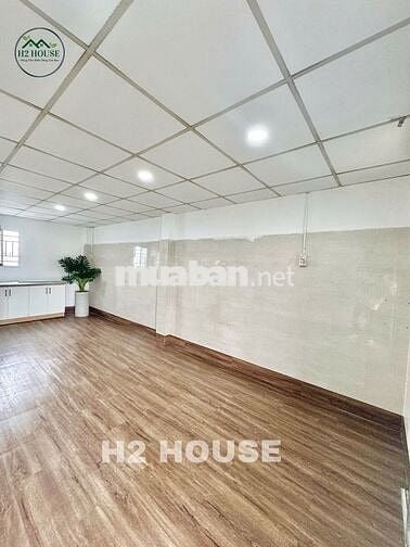 PHÒNG TRỌ SIÊU RỘNG DIỆN TÍCH TO CÓ CỬA SỔ TRỜI Ở SAU TRƯỜNG VĂN LANG