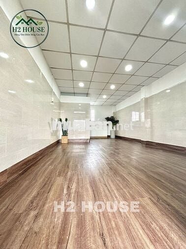 PHÒNG TRỌ SIÊU RỘNG DIỆN TÍCH TO CÓ CỬA SỔ TRỜI Ở SAU TRƯỜNG VĂN LANG