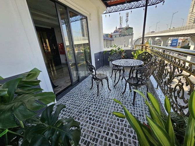 Chính chủ cần bán gấp nhà 7 tầng thang máy vỉa hè 30,9 tỷ kinh doanh 