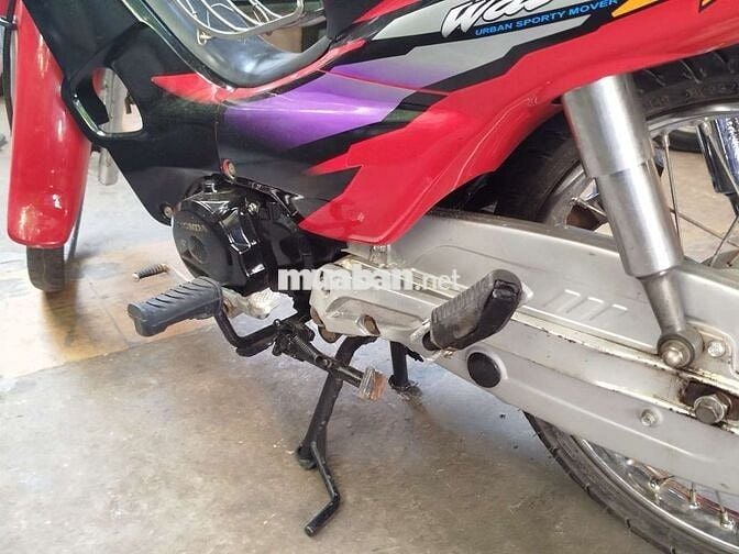 Xe Wave Trung Quốc, màu đỏ đen