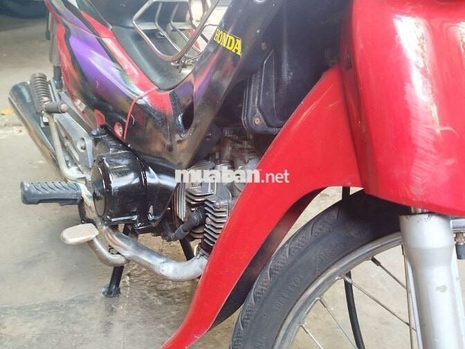 Xe Wave Trung Quốc, màu đỏ đen