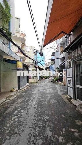 Mặt bằng nhỏ tiền hiếm có khu này