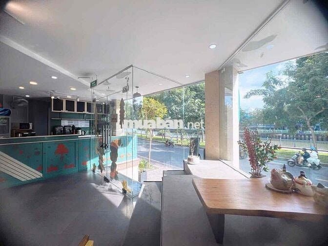 Mặt bằng kinh doanh, văn phòng , spa 110m2