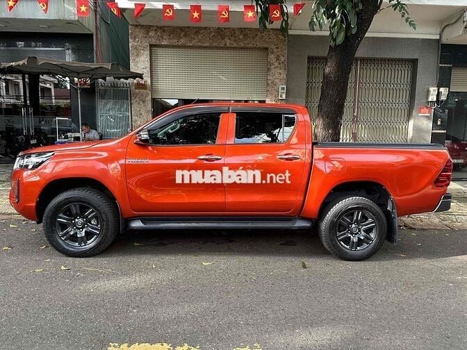 TOYOTA HILUX E 2021 AT NHẬP KHẨU