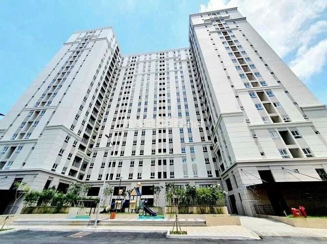 Cần bán căn Shophouse bàn giao thô  Imperial Place