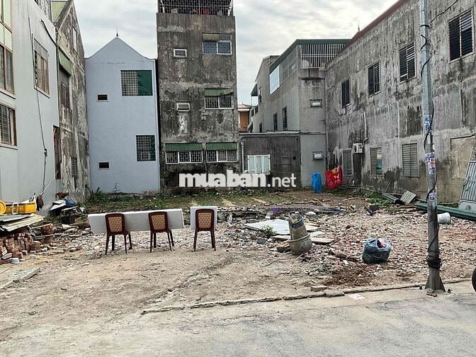 Bán gấp lô đất mặt tiền hơn 100m2 cạnh bưu điện TP VINH  chỉ 4,7 tỉ